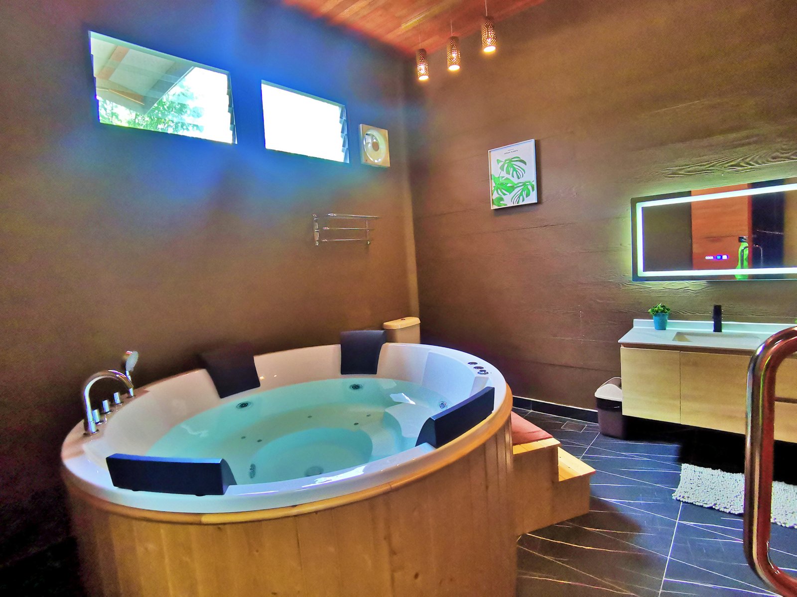 SPA Tub room with toilet